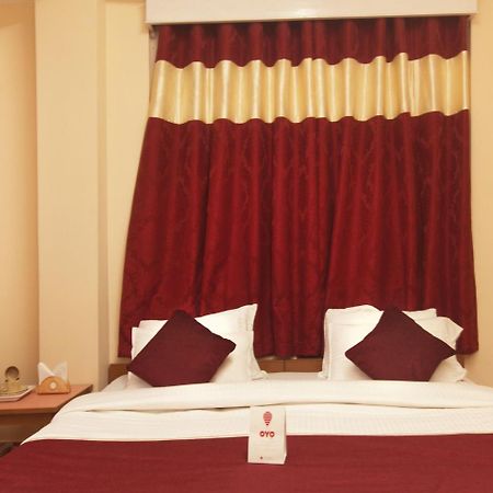 Oyo 13521 Sudhriti Hotel Силигури Экстерьер фото