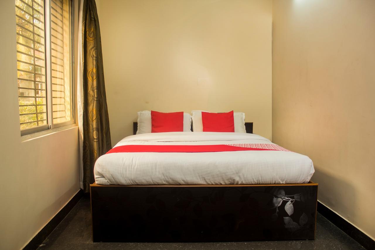 Oyo 13521 Sudhriti Hotel Силигури Экстерьер фото