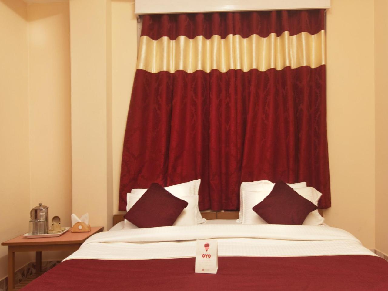 Oyo 13521 Sudhriti Hotel Силигури Экстерьер фото