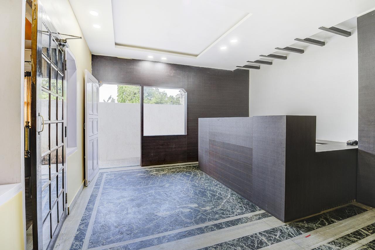 Oyo 13521 Sudhriti Hotel Силигури Экстерьер фото