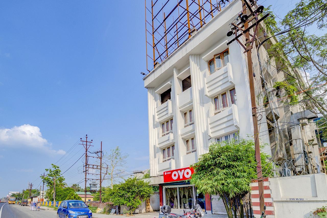 Oyo 13521 Sudhriti Hotel Силигури Экстерьер фото