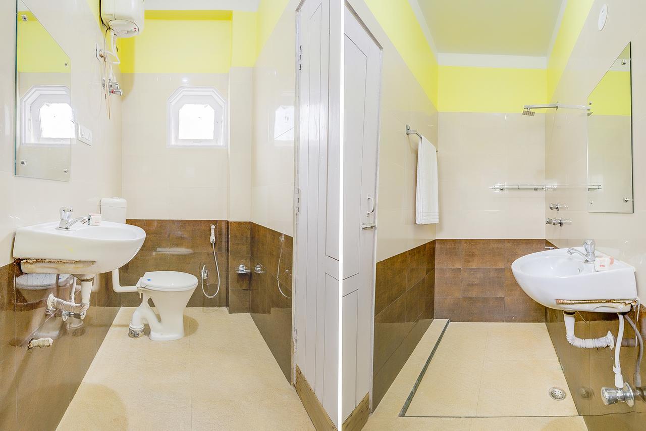 Oyo 13521 Sudhriti Hotel Силигури Экстерьер фото