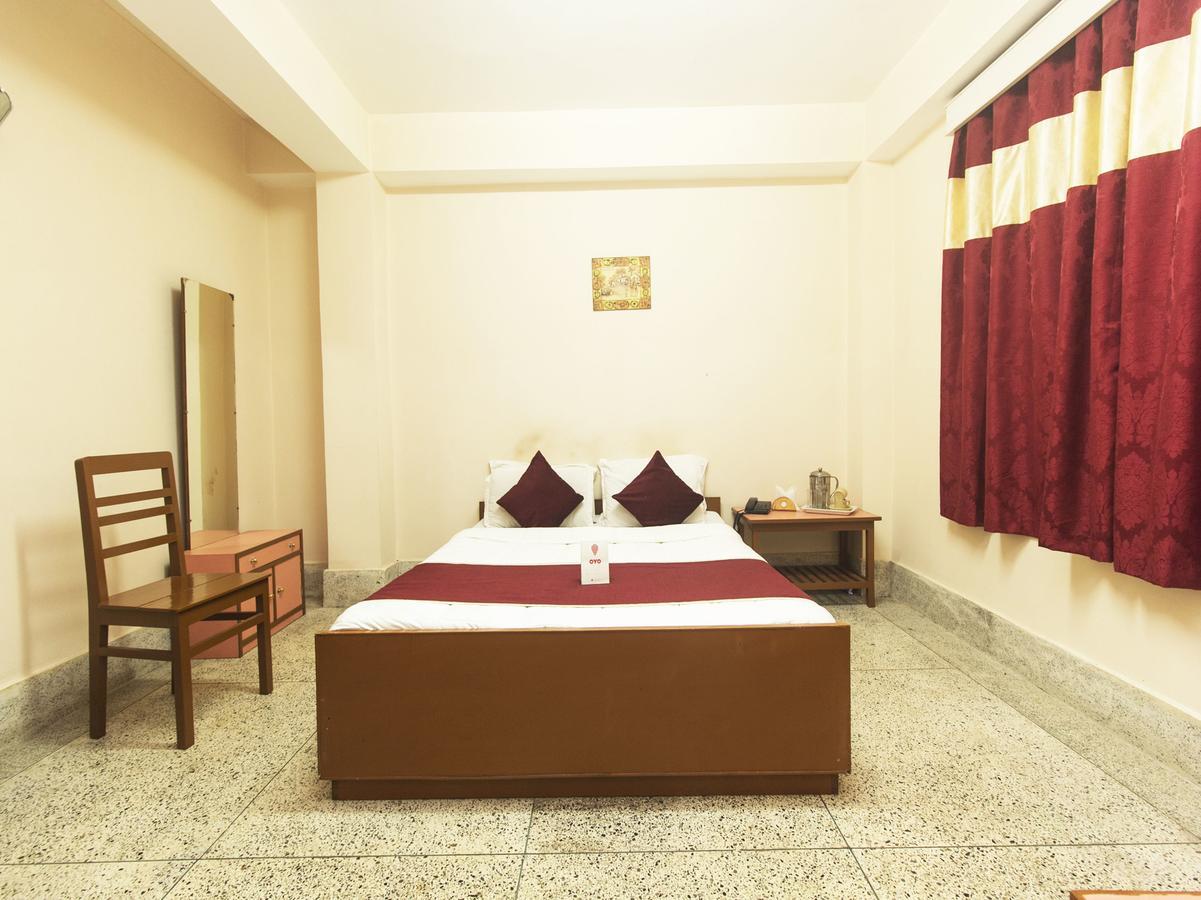 Oyo 13521 Sudhriti Hotel Силигури Экстерьер фото