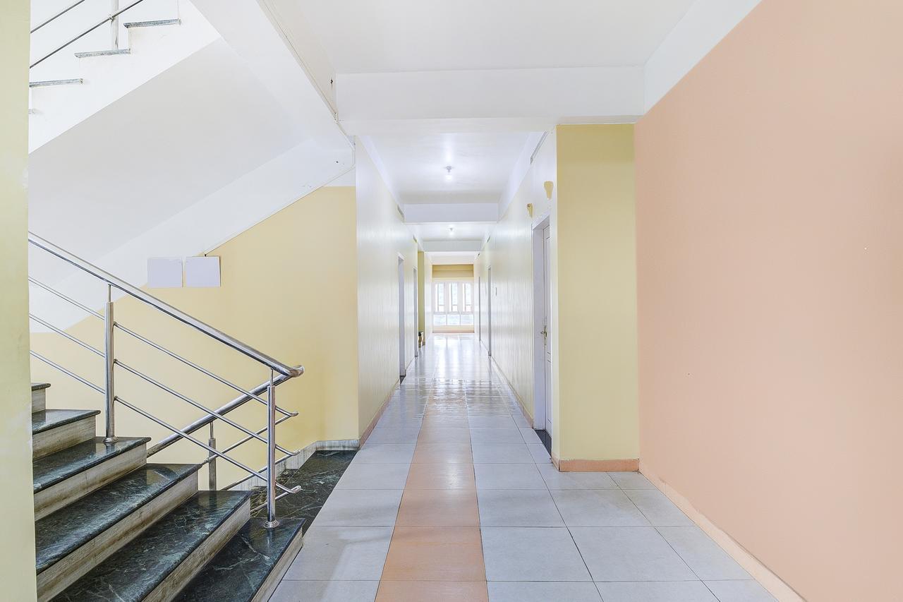 Oyo 13521 Sudhriti Hotel Силигури Экстерьер фото